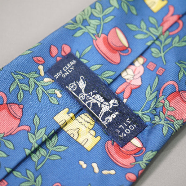 HERMES　シルクネクタイ ティーカップ柄（ブルー系）