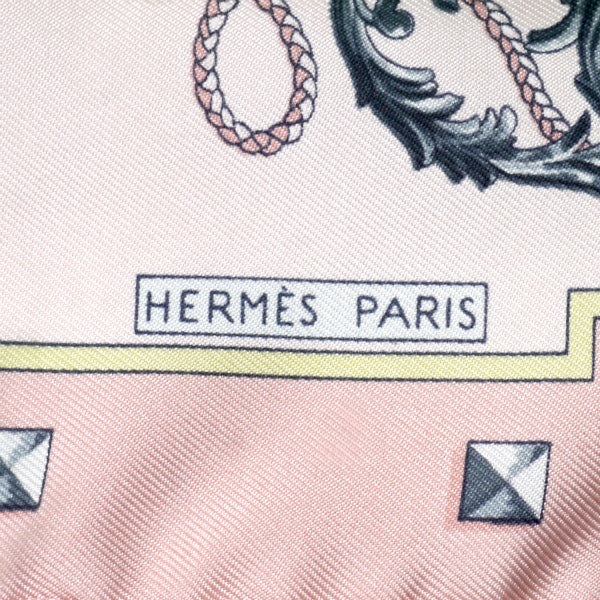 HERMES　ミニカレスカーフ　LES CLES（ピンク/鍵柄 ）