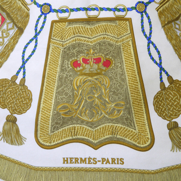 HERMES 大判カレ90スカーフ Poste et Cavalerie（アイボリー/サーベル