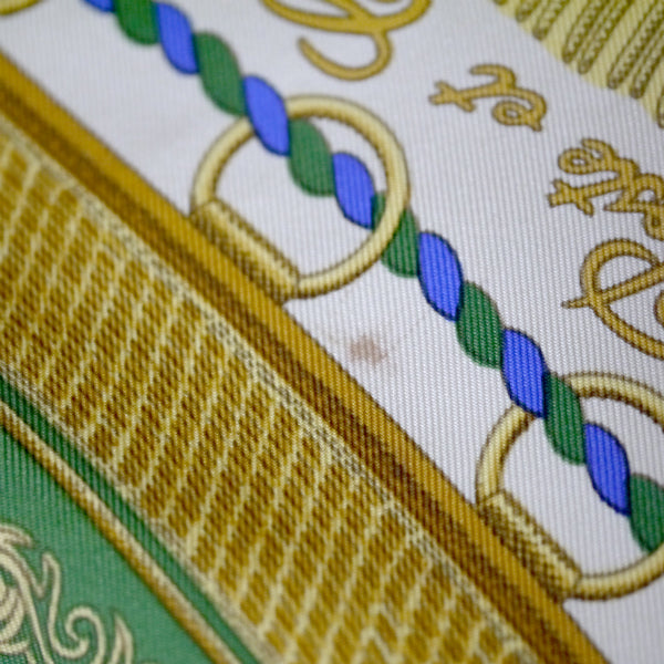 HERMES　大判カレ90スカーフ Poste et Cavalerie（アイボリー/サーベル飾り袋）