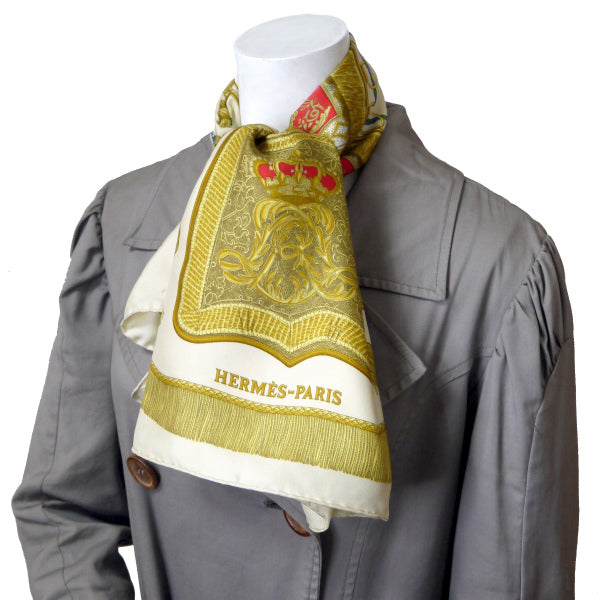 美品 エルメス Poste et Cavalerie 大判 スカーフ カレ 90 HERMES 大判カレ90スカーフ Poste et Cavalerie（アイボリー/サーベル