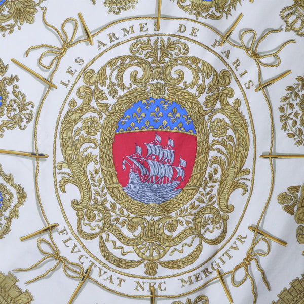 HERMES　大判カレ90スカーフ Les Armes de Paris（緑系/パリの紋章）