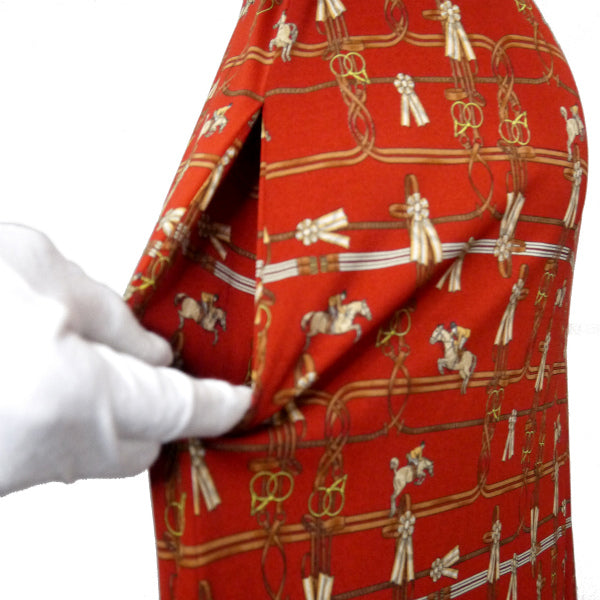 HERMES　ベルト付きシルクワンピース "JUMPING"（赤系）