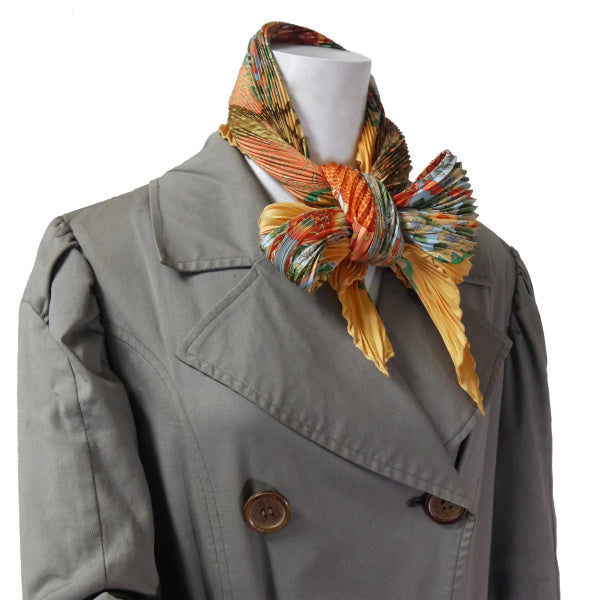 HERMES　プリーツスカーフ90"AXIS MUNDI"（橙系/世界の中心軸）