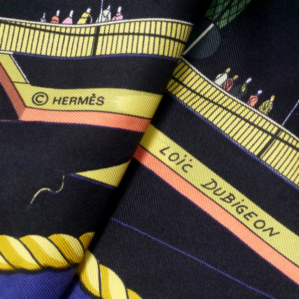 HERMES　大判カレ90スカーフ LES FOLIES DU CIEL（濃紺系/大空の狂気）
