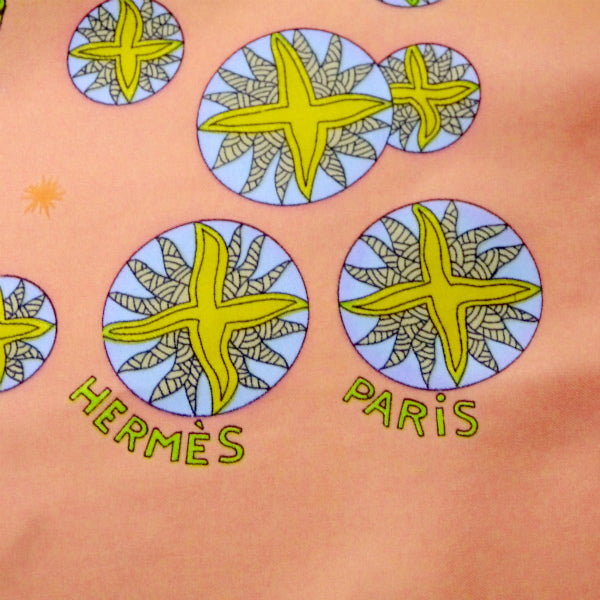 HERMES　大判カレ90スカーフ （オレンジ系）