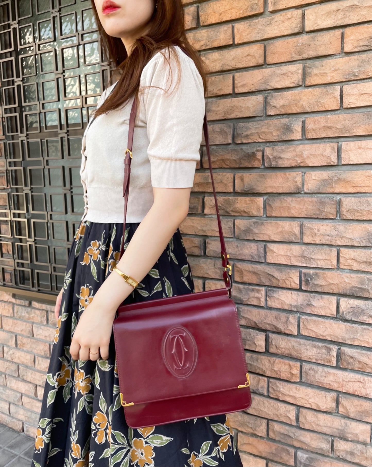 Cartier　マストライン ビッグロゴエンボスショルダー（ボルドー）