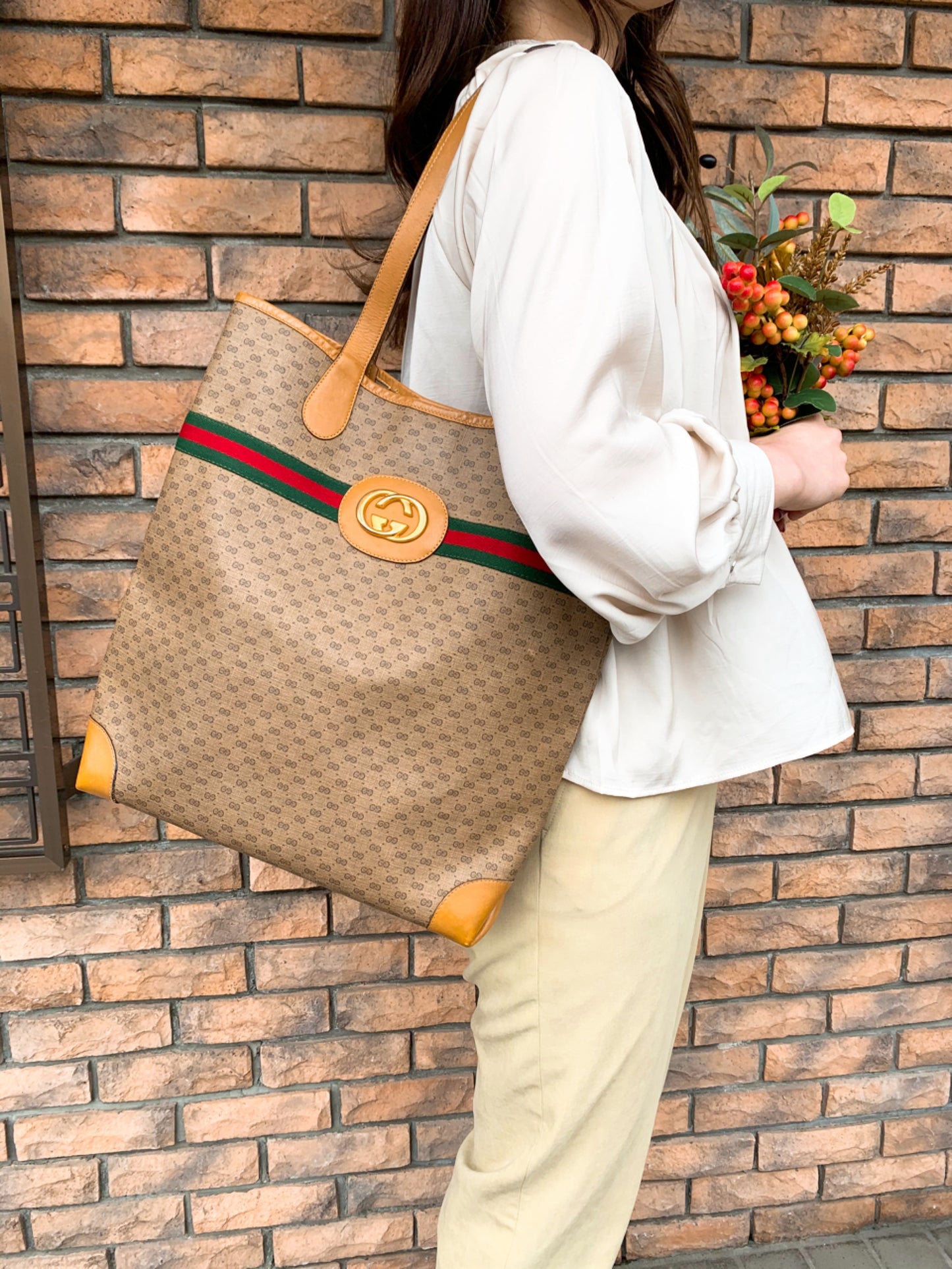 OLD Gucci エンブレム マイクロGGトートバッグ（キャメル）