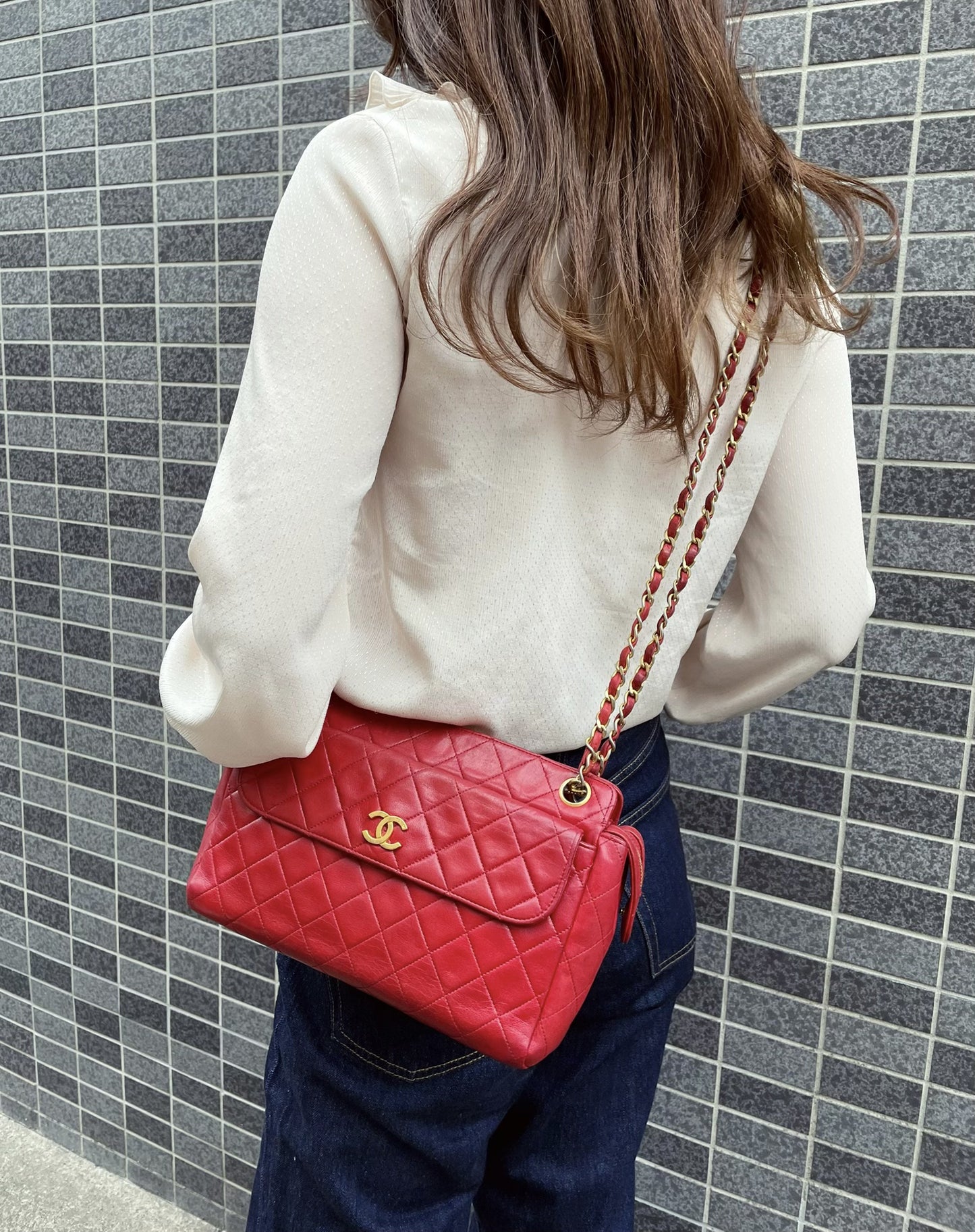 OLD CHANEL マトラッセ 外ポケットWチェーンバッグ（赤）