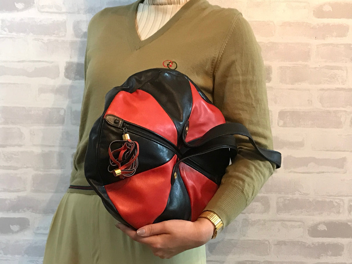 OLD Gucci 形が変わる！カメレオンバッグ（オレンジ/黒）