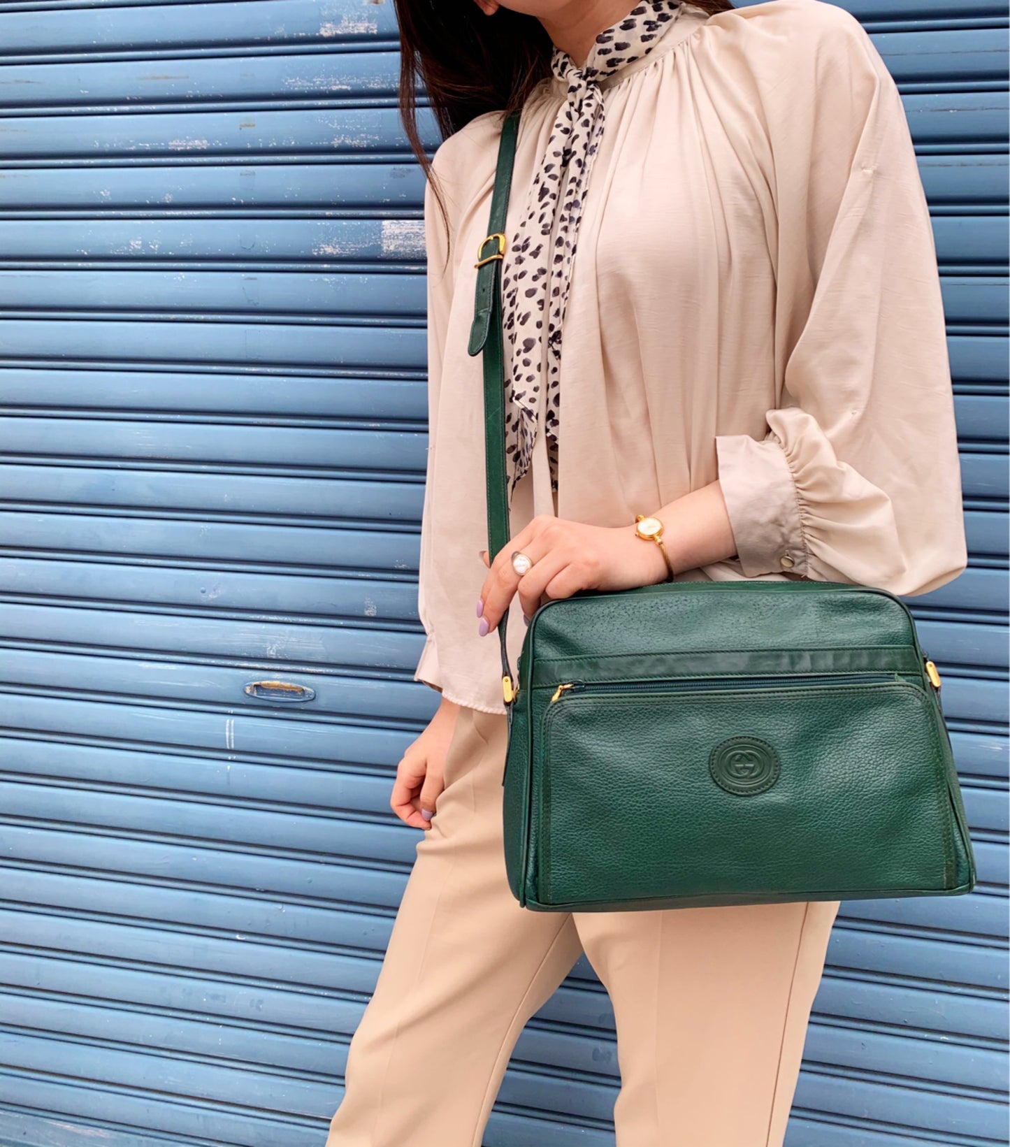 OLD Gucci　GGエンボスロゴ型押しレザーショルダー（緑）