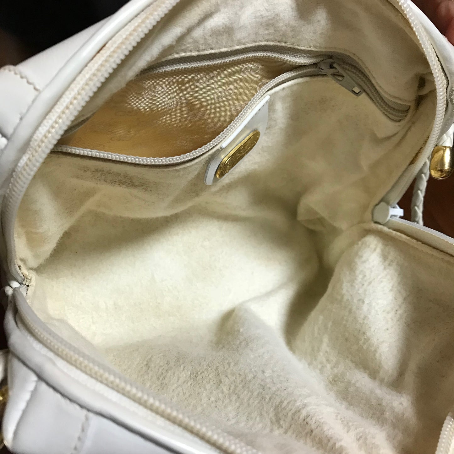OLD Gucci 総革スクエアショルダー（白）
