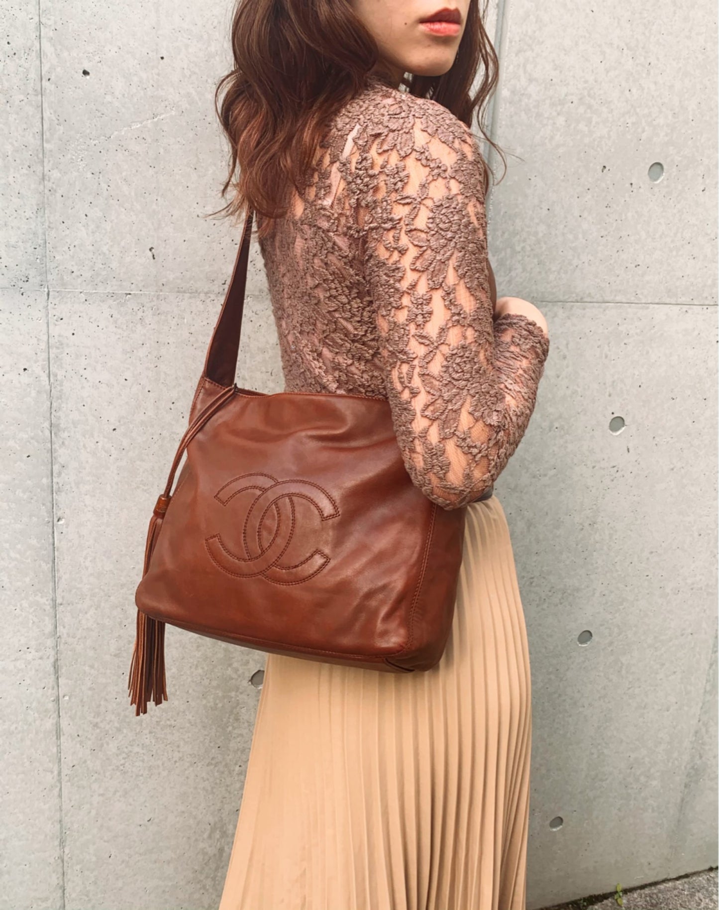 OLD CHANEL　フリンジ付ココマークステッチ総革ショルダー（茶）