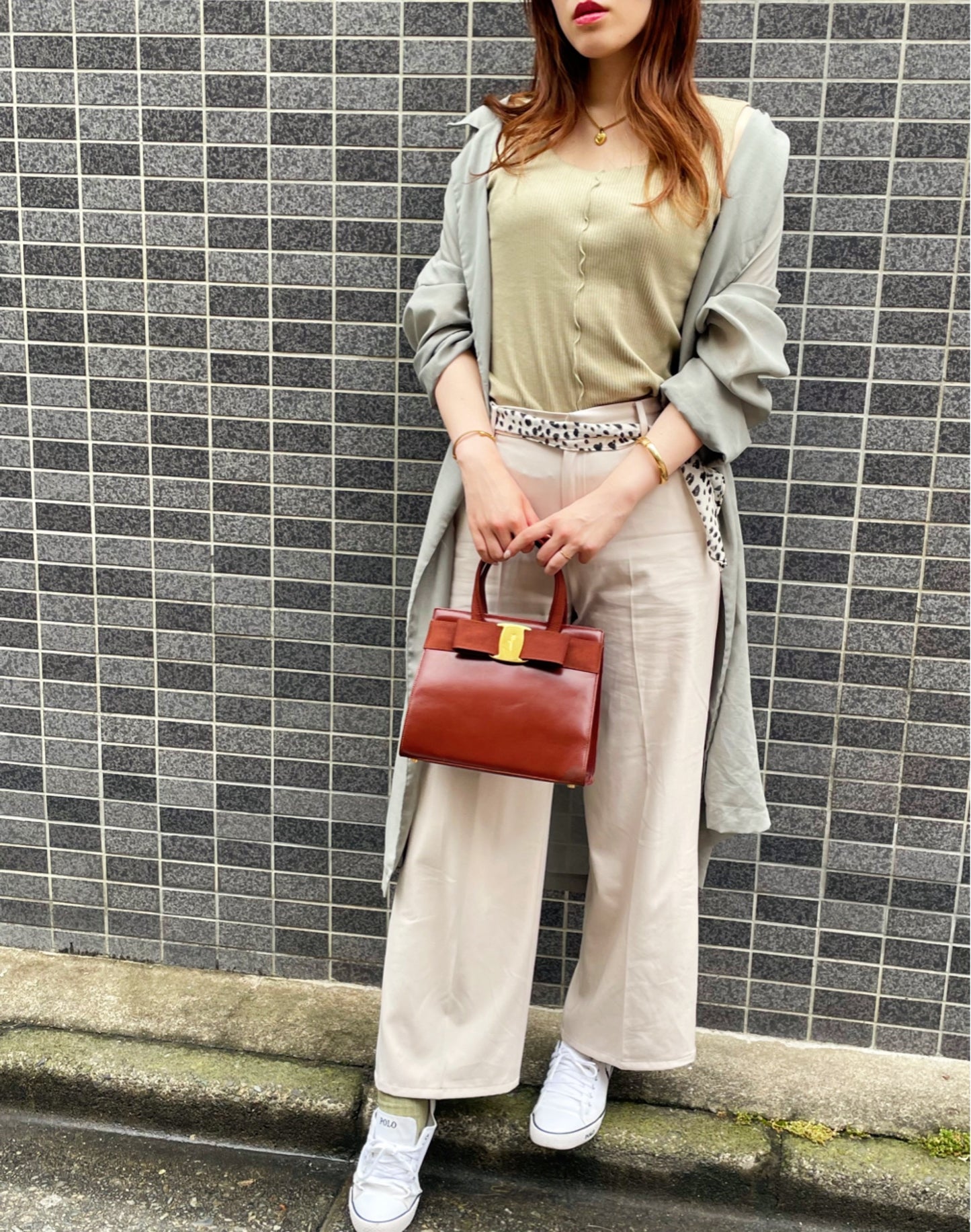 Salvatore Ferragamo　Varaリボン レザーミニハンドバッグ（飴茶）