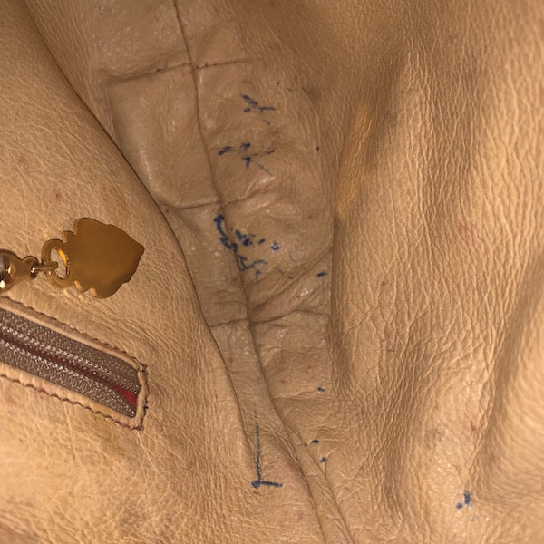 OLD Gucci　レア!!巾着レザー丸型ミニショルダー（赤）