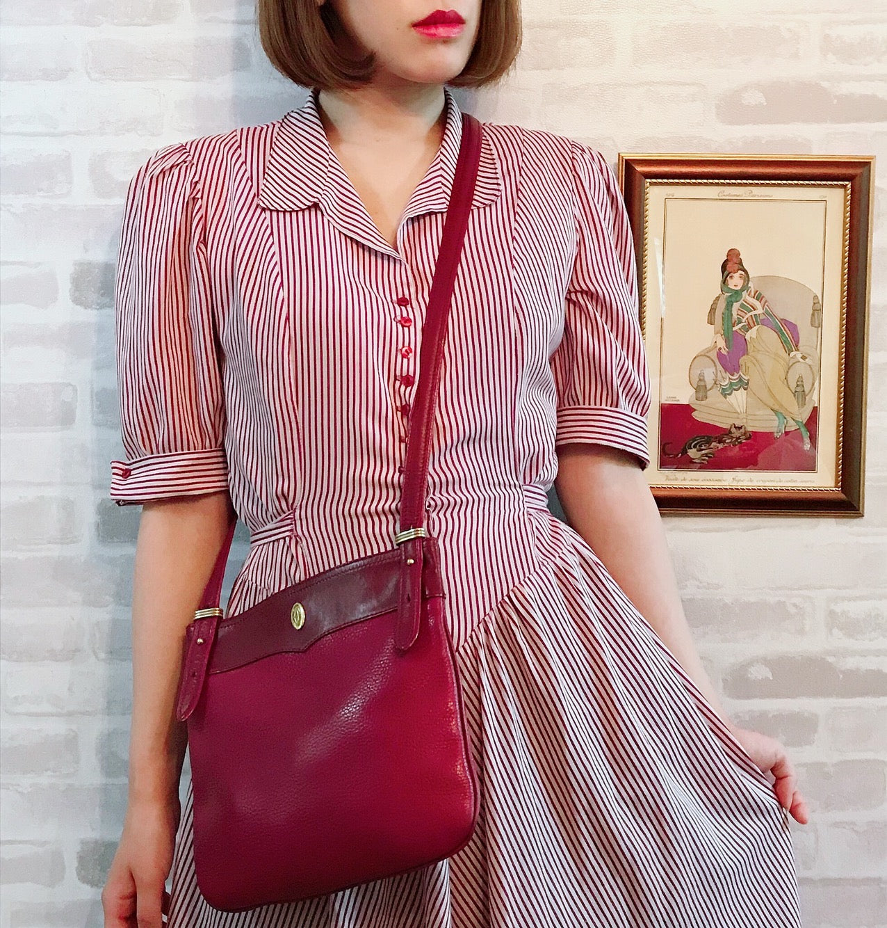 Cartier 薄型スクエア斜めがけショルダー（ボルドー）