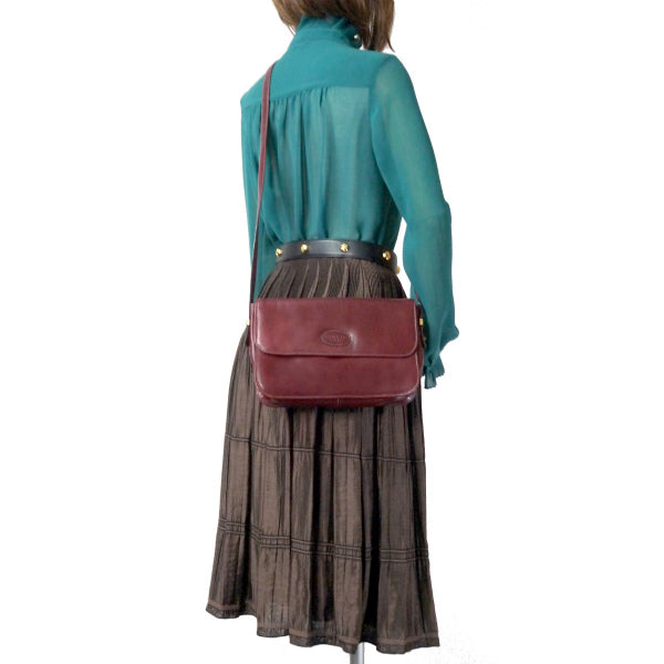 LANVIN　エンボスロゴ総革ショルダー（ボルドー）