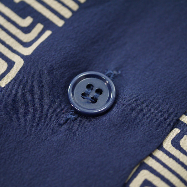 LANVIN シルク100%ロゴ柄ブラウス（紺）