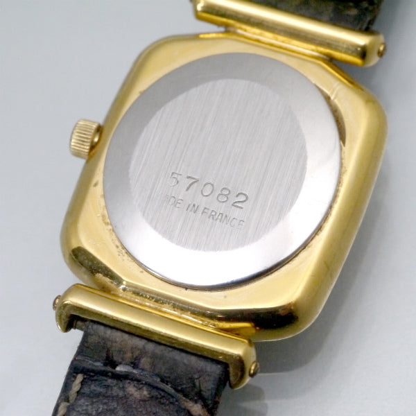 LANVIN　総LLロゴ スクエアミニウォッチ（ゴールド）