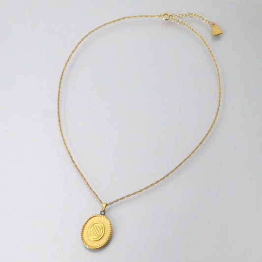 LANVIN　楕円プレート ロゴネックレス（ゴールド）