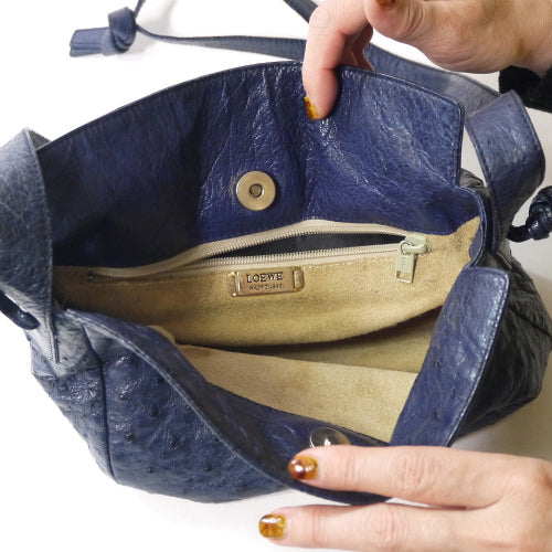 LOEWE　オーストリッチ斜めがけショルダー（青）