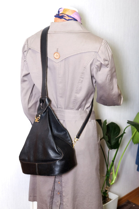 LOEWE　総革アントン バックパック(黒)