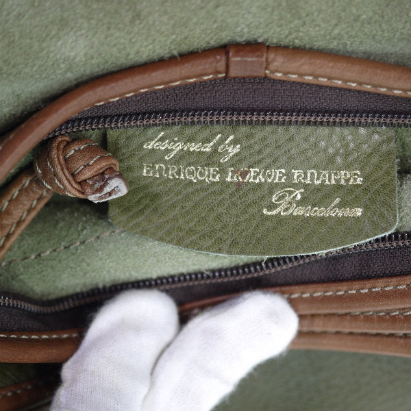 ENRIQUE LOEWE KNAPPE 総革2層式ポシェット（オリーブ）