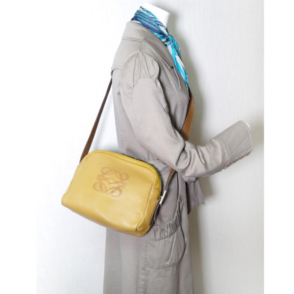 LOEWE　ビッグアナグラム 斜めがけショルダー（黄）