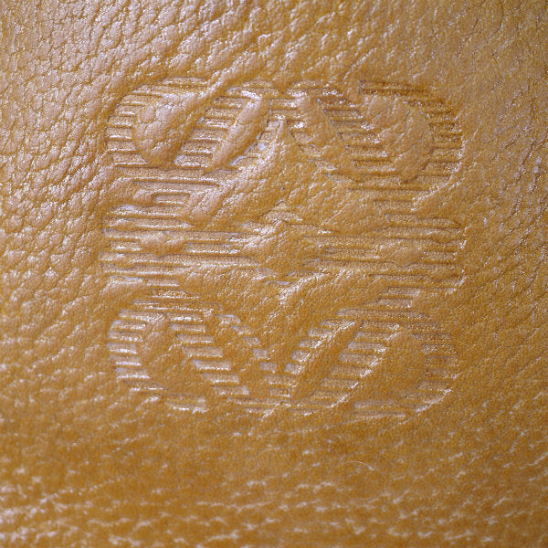 LOEWE　アナグラムロゴ 斜めがけミニポシェット（茶）