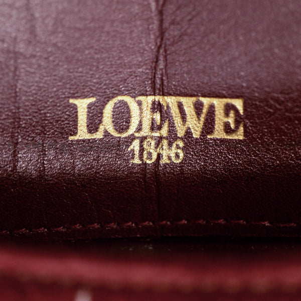 LOEWE　アナグラムロゴ スエード半円クラッチ（ボルドー）