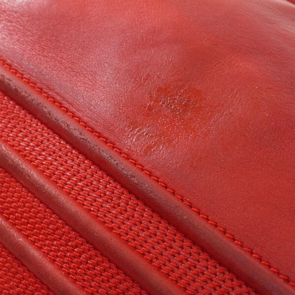 LOEWE ロゴライン巾着ナッパレザーショルダー（赤）
