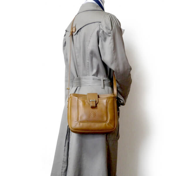 LOEWE　アナグラムロゴ スクエアミニショルダー（茶）