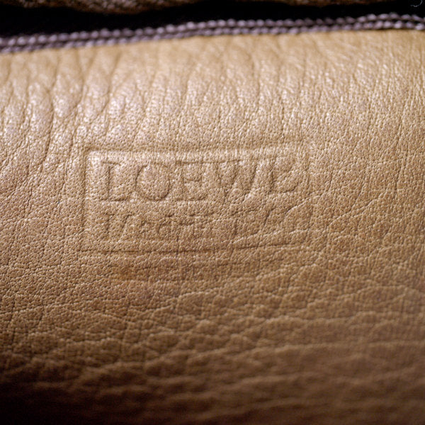 LOEWE　アナグラムロゴ スエードゴルフポシェット（ベージュ）
