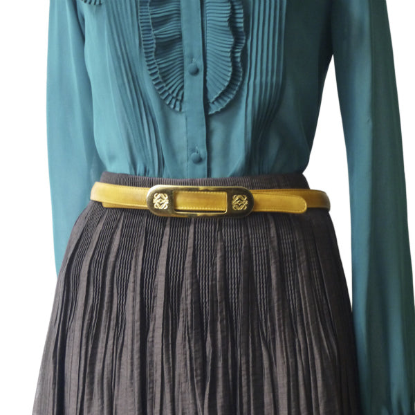 LOEWE　アナグラムロゴバックル レザー細ベルト（黄）