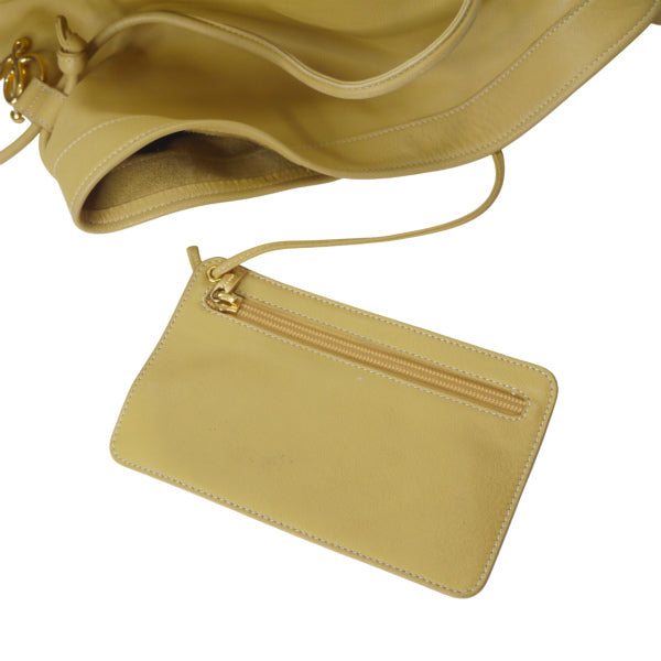 LOEWE　巾着レザーショルダー（イエロー）