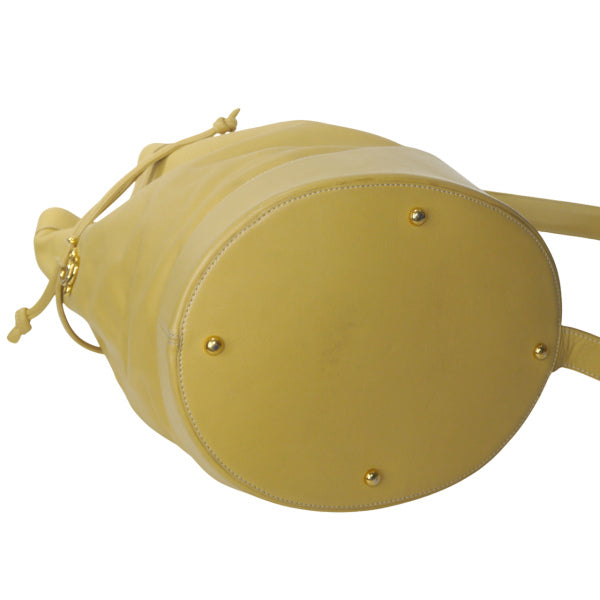 LOEWE　巾着レザーショルダー（イエロー）