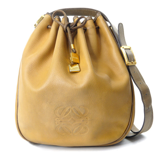 LOEWE　アナグラムロゴ巾着レザーショルダー（マスタード）