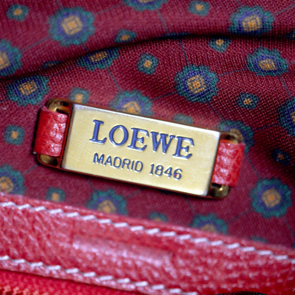 LOEWE　アナグラムロゴ巾着レザーショルダー（赤）