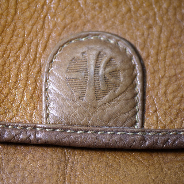 ENRIQUE LOEWE KNAPPE 総革ポシェットバッグ（茶）