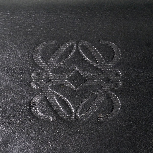 LOEWE　アナグラムロゴ レザークラッチバッグ（黒）