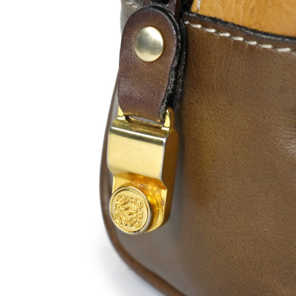 LOEWE　アナグラムロゴ レザークラッチバッグ（黄）