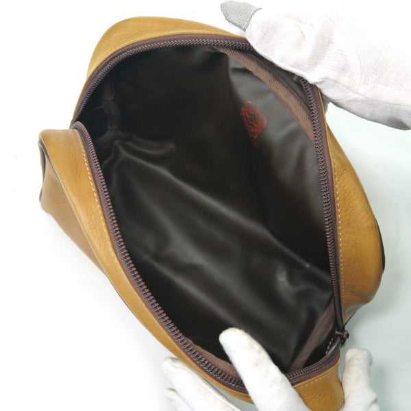 LOEWE　アナグラムロゴ レザークラッチバッグ（黄）