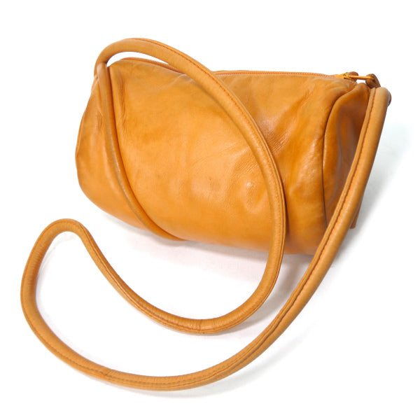 LOEWE　ロゴ型押しラムレザーロールポシェット （オレンジ）