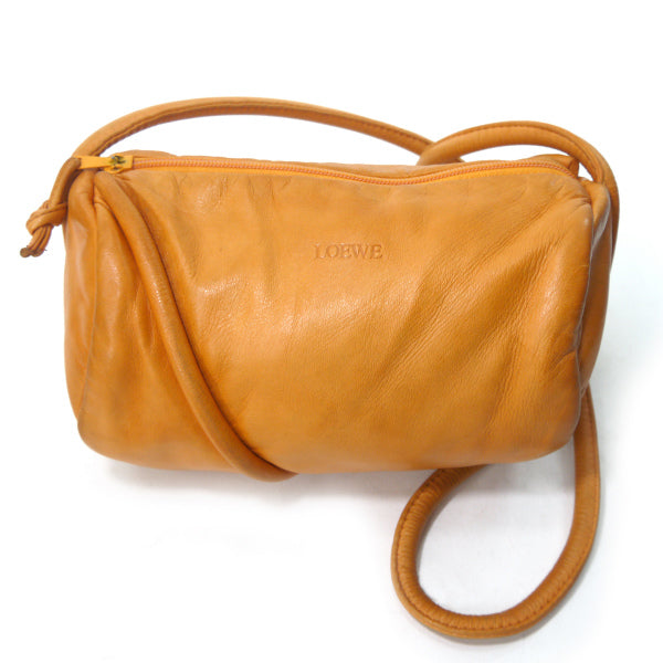 LOEWE　ロゴ型押しラムレザーロールポシェット （オレンジ）