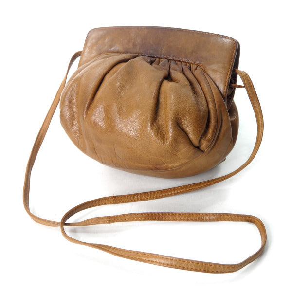 LOEWE　ロエベナッパ 貝殻型ポシェット （茶）