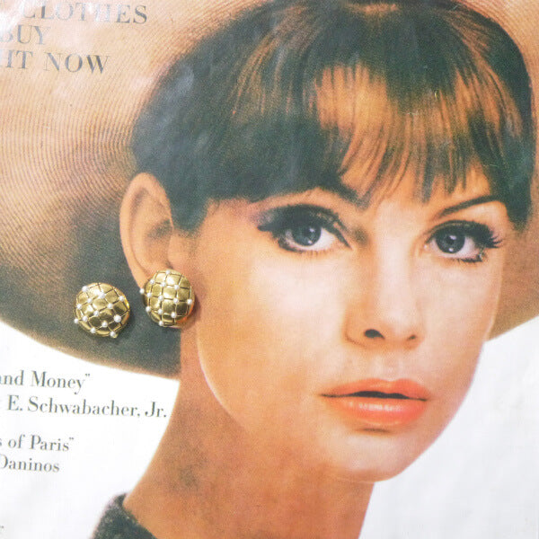 LOEWE チェックラウンド パールイヤリング（ゴールド）