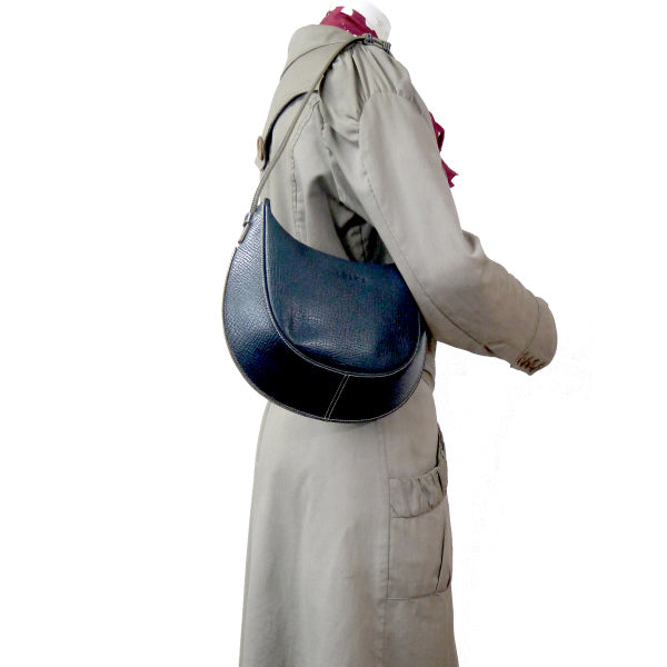 LOEWE　エンボスロゴ ステッチレザー半円ショルダー（紺）