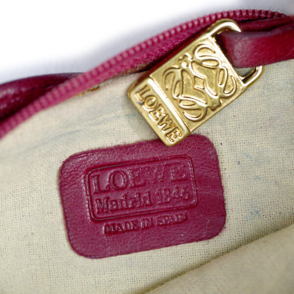 LOEWE　アナグラムロゴ総革ミニポーチ（赤）