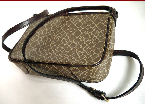 NINA RICCI 　キリン柄斜め掛けショルダー（茶）