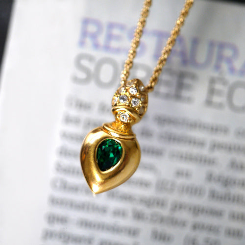 C.Dior　ゴールドネックレス（グリーンストーン）